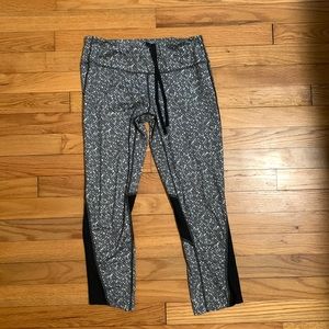 Nike dri fit leggings black and white